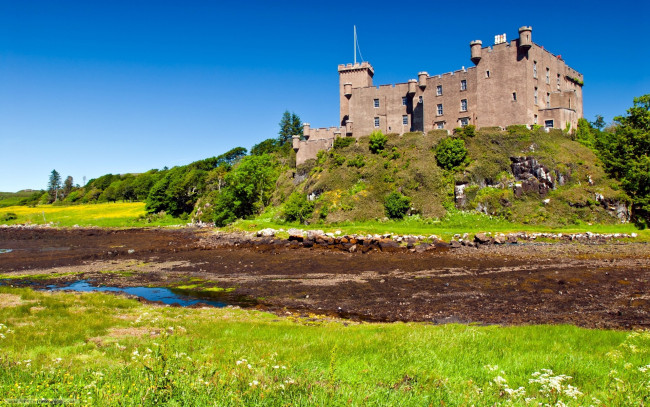 Обои картинки фото dunvegan castle, scotland, города, замки англии, dunvegan, castle