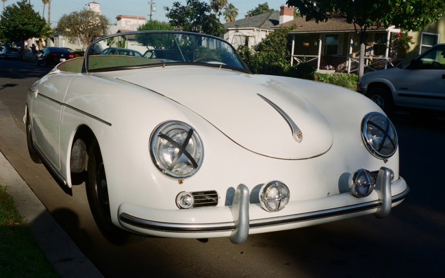 Обои картинки фото автомобили, выставки, уличные, фото, 1956, bathtub, porsche, speedster, 356a