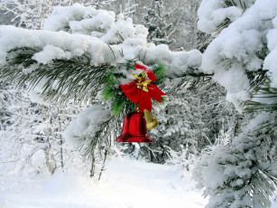 Картинка праздничные колокольчики бант ветка снег