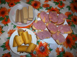 Картинка еда бутерброды +гамбургеры +канапе вафли бананы хлеб колбаса сыр