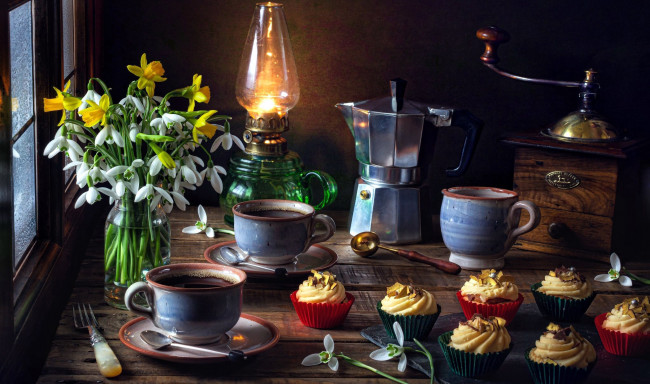 Обои картинки фото еда, натюрморт, кофе, кексы, кофемолка, букет