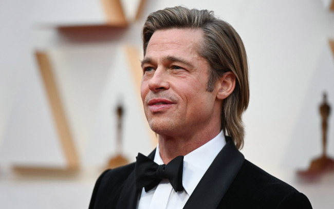 Обои картинки фото мужчины, brad pitt, актер, лицо, костюм, бабочка