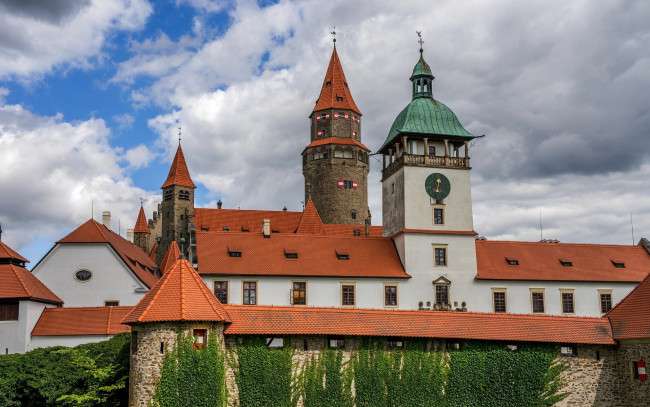 Обои картинки фото bouzov castle, czechia, города, замки чехии, bouzov, castle