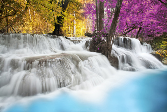 Обои картинки фото природа, водопады, деревья, голубой, водопад, осень
