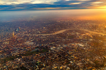 обоя города, лондон , великобритания, sunrise, london, city, flying, sky, fly, airplane, flight, england, plane