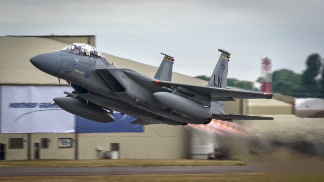 Обои картинки фото mcdonnell douglas f-15 eagle, авиация, боевые самолёты, ввс