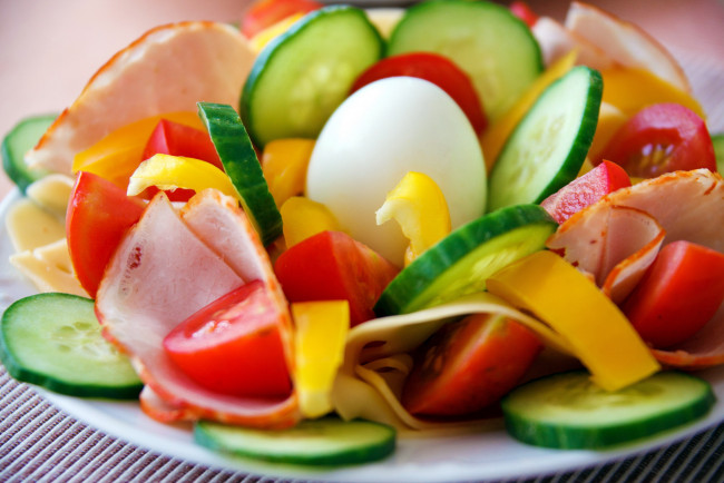 Обои картинки фото еда, салаты,  закуски, овощи, салат, томаты, помидоры