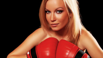 Картинка девушки -+блондинки +светловолосые блондинка лицо боксерские перчатки