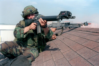 Картинка оружие армия спецназ стрелки камуфляж автомат