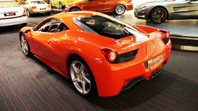 Обои картинки фото ferrari, 458, italia, автомобили, выставки, уличные, фото, s, p, a, спортивные, гоночные, италия