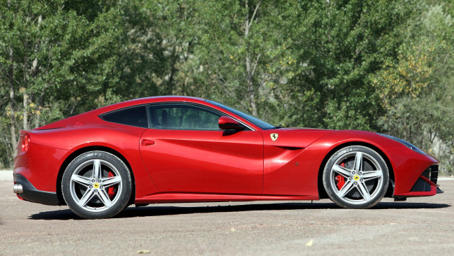 Обои картинки фото ferrari, f12, автомобили, гоночные, s, p, a, спортивные, италия