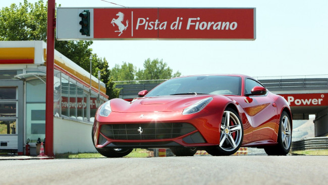 Обои картинки фото ferrari, f12, автомобили, s, p, a, гоночные, спортивные, италия