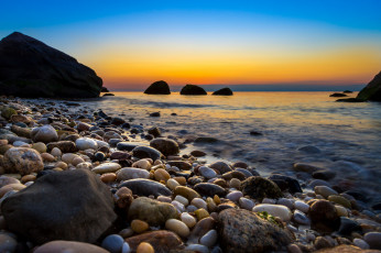 Картинка природа восходы закаты пляж океан зарево горизонт галька