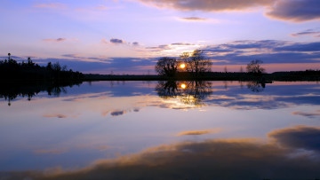 Картинка природа восходы закаты озеро отражение закат дерево солнце небо облака