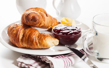 Картинка еда хлеб +выпечка breakfast мооко круассаны джем завтрак milk cup butter croissant сливки