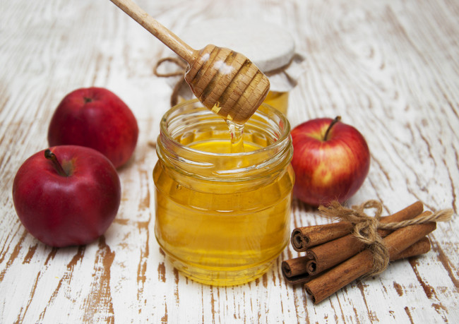 Обои картинки фото еда, мёд,  варенье,  повидло,  джем, баночка, спас, корица, мед, яблоки