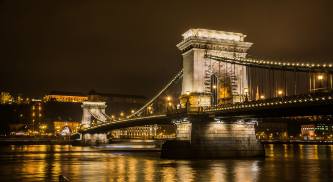 Обои картинки фото chain bridgeмост, города, будапешт , венгрия, река, огни, мост
