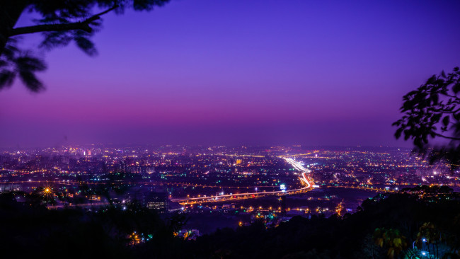 Обои картинки фото города, - огни ночного города, panorama, sky, тайвань, taichung, тайчжун, city, purple, фиолетовое, taiwan, освещение, панорама, lights, night, небо, ночь, город