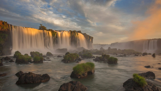Обои картинки фото природа, водопады, река, водопад, бразилия, парана, национальный, парк, игуасу