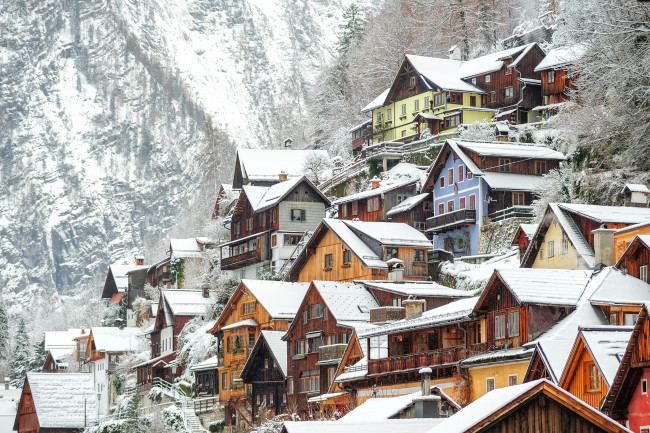 Обои картинки фото города, - пейзажи, снег, зима, австрия, дома, hallstatt, деревья, скалы