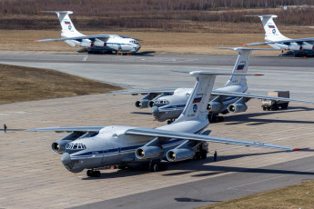 обоя ил- 76, авиация, грузовые самолёты, ил-, 76, самолёты, аэродром