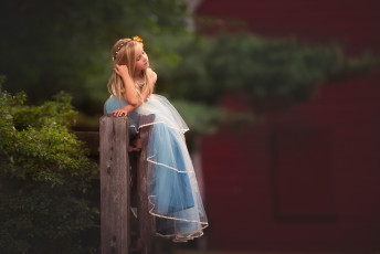Картинка разное дети девочка платье забор