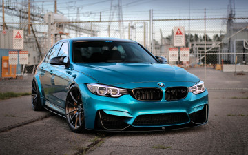 обоя bmw m3, автомобили, bmw, голубой, забор, электростанция