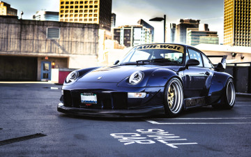 обоя porsche 911, автомобили, porsche, синий, двор, город, здания