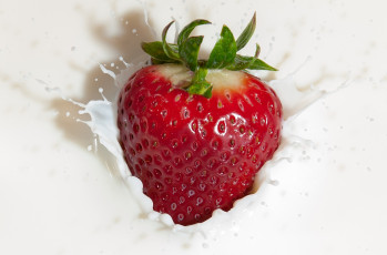 Картинка еда клубника земляника ягода молоко