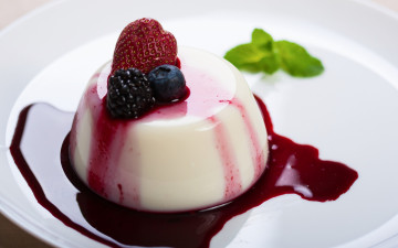 Картинка еда пирожные +кексы +печенье выпечка соус dessert sweet cake berries пудинг ягоды сладкое десерт