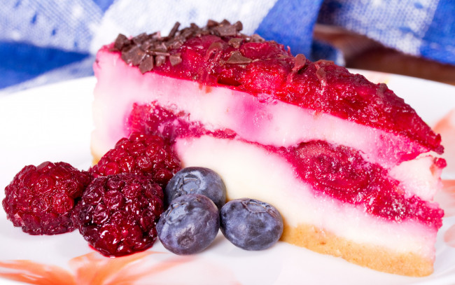 Обои картинки фото еда, пирожные,  кексы,  печенье, пирог, cake, delicious, berries, dessert, sweet, кусочек, сладкое, выпечка, ягоды