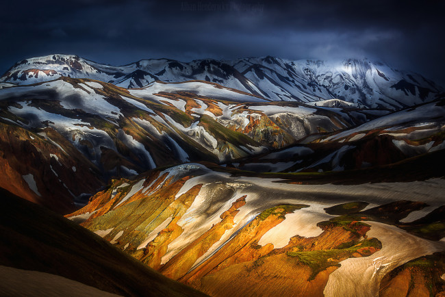 Обои картинки фото природа, горы, исландия, холмы, снег, тени, свет