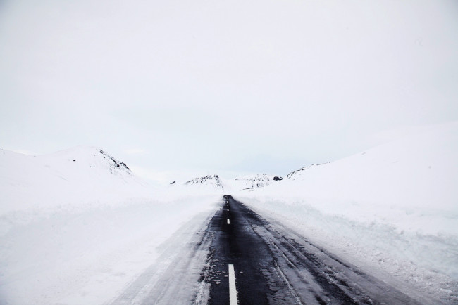 Обои картинки фото природа, дороги, туман, снег, дорога, зима