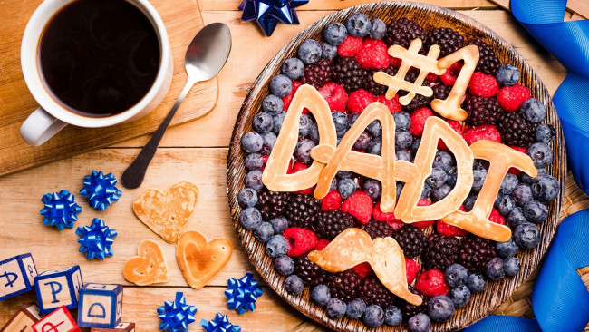 Обои картинки фото праздничные, день отца, ягоды, кофе, надпись