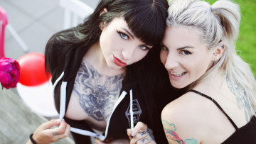 обоя девушки, - группа девушек, татуированные