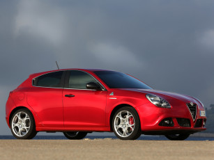 обоя автомобили, alfa romeo, красный, 2014, г, 940, verde, quadrifoglio, giulietta, alfa, romeo