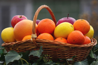 Картинка еда фрукты +ягоды цитрусы лимон мандарин апельсин яблоко корзина