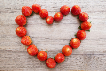 Картинка еда клубника +земляника сердечко ягоды