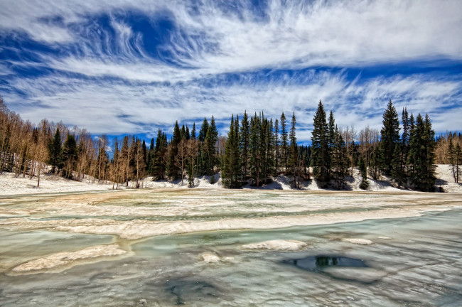 Обои картинки фото природа, деревья, озеро, лёд, зима, облака, ели