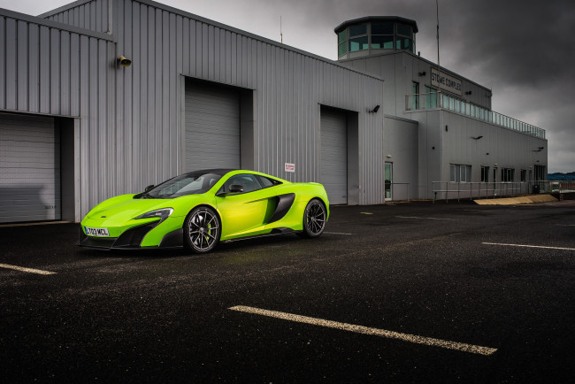 Обои картинки фото автомобили, mclaren, 675lt, зеленый, 2015г