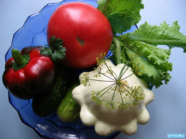 Обои картинки фото еда, овощи, томаты, помидоры, огурцы