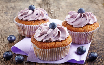 Картинка еда пирожные +кексы +печенье cupcake dessert sweet cream пирожное кекс десерт сладкое черника ягоды