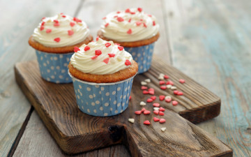 Картинка еда пирожные +кексы +печенье cupcake dessert sweet love heart roses пирожное кекс выпечка десерт сладкое сердечки