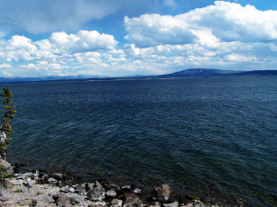 Картинка природа побережье камни вода море облака