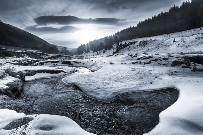 Обои картинки фото природа, зима, река, вода, снег, лес, лед
