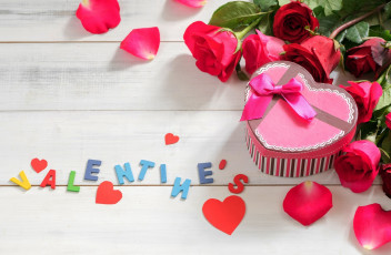 Картинка праздничные день+святого+валентина +сердечки +любовь розы подарок лента бант надпись сердечки