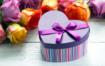 Картинка праздничные подарки+и+коробочки розы подарок бант лента