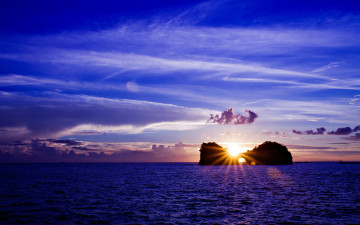 Картинка beautiful sea and sky природа восходы закаты красота синий океан голубое небо рассвет скала простор