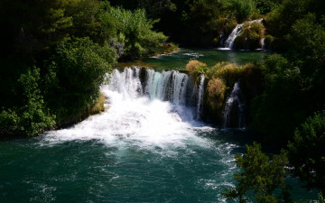 Картинка природа водопады водопад вода зелень