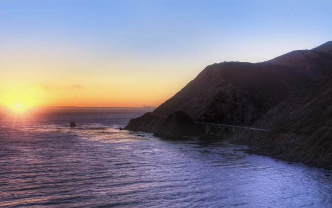 Обои картинки фото sunrise, природа, восходы, закаты, скальный, берег, мост, рассвет, океан